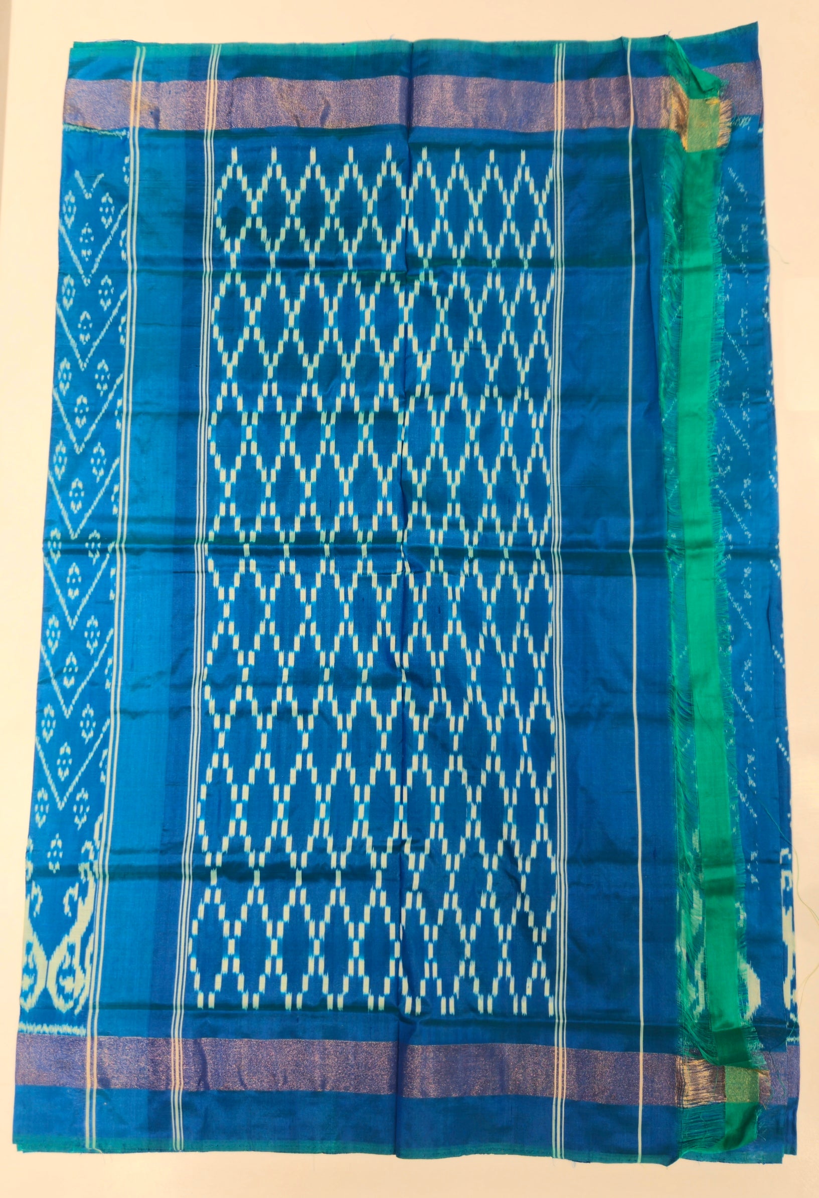 Pure Pochampally silk saree with contrast Blouse