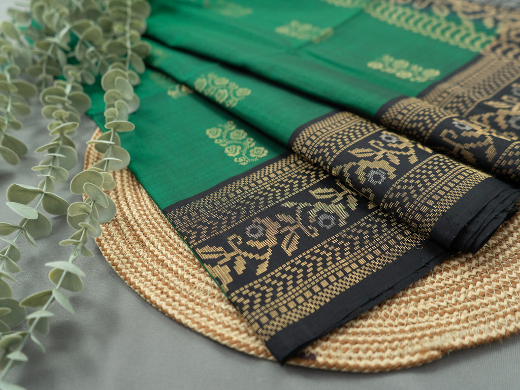 Pure Pochampally Silk Saree in Emerald Green with Butta Weaving & Black Zari Pallu