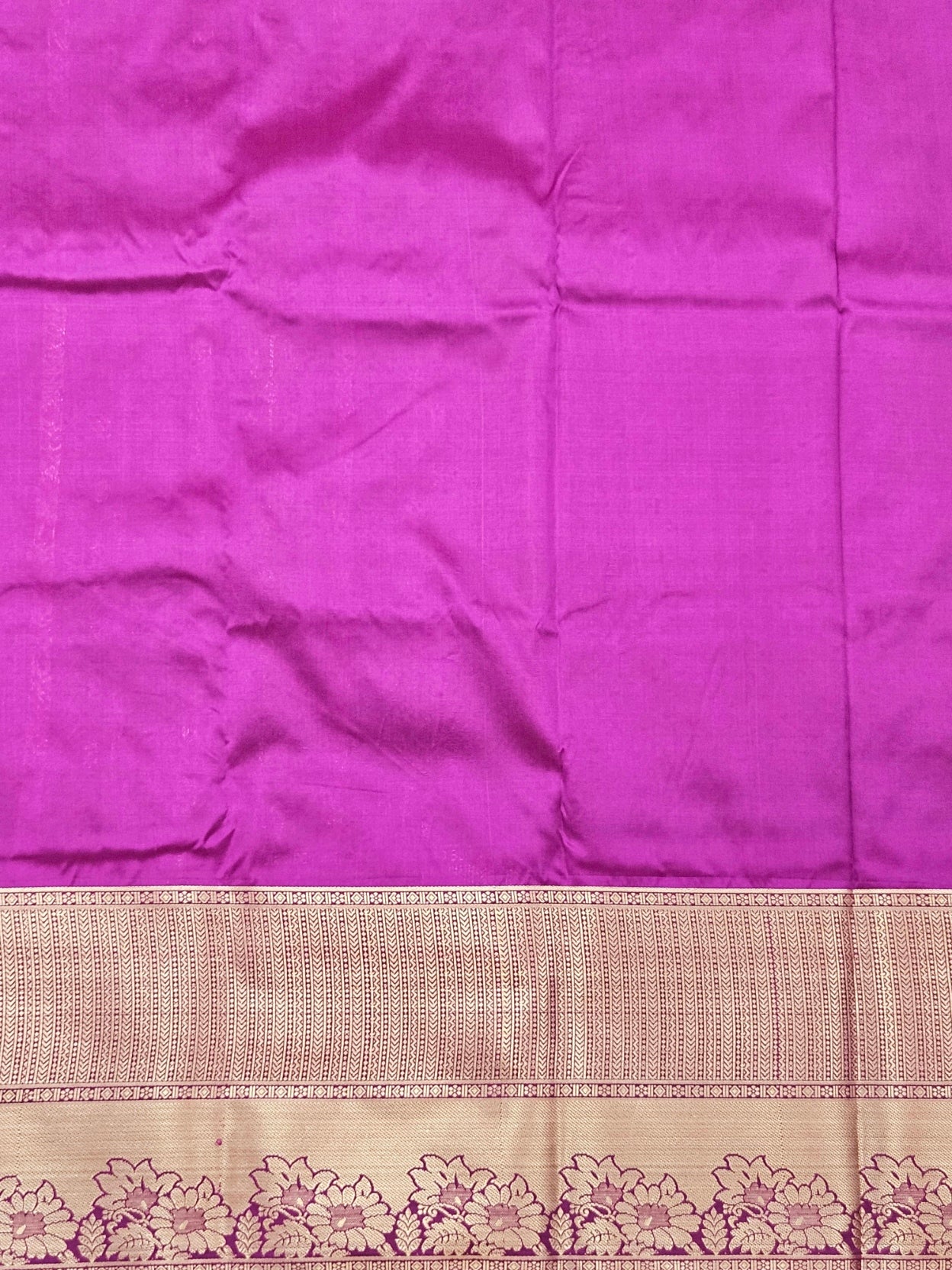 Kanchivaram golden line weaves saree in olive green color with geometric weaves