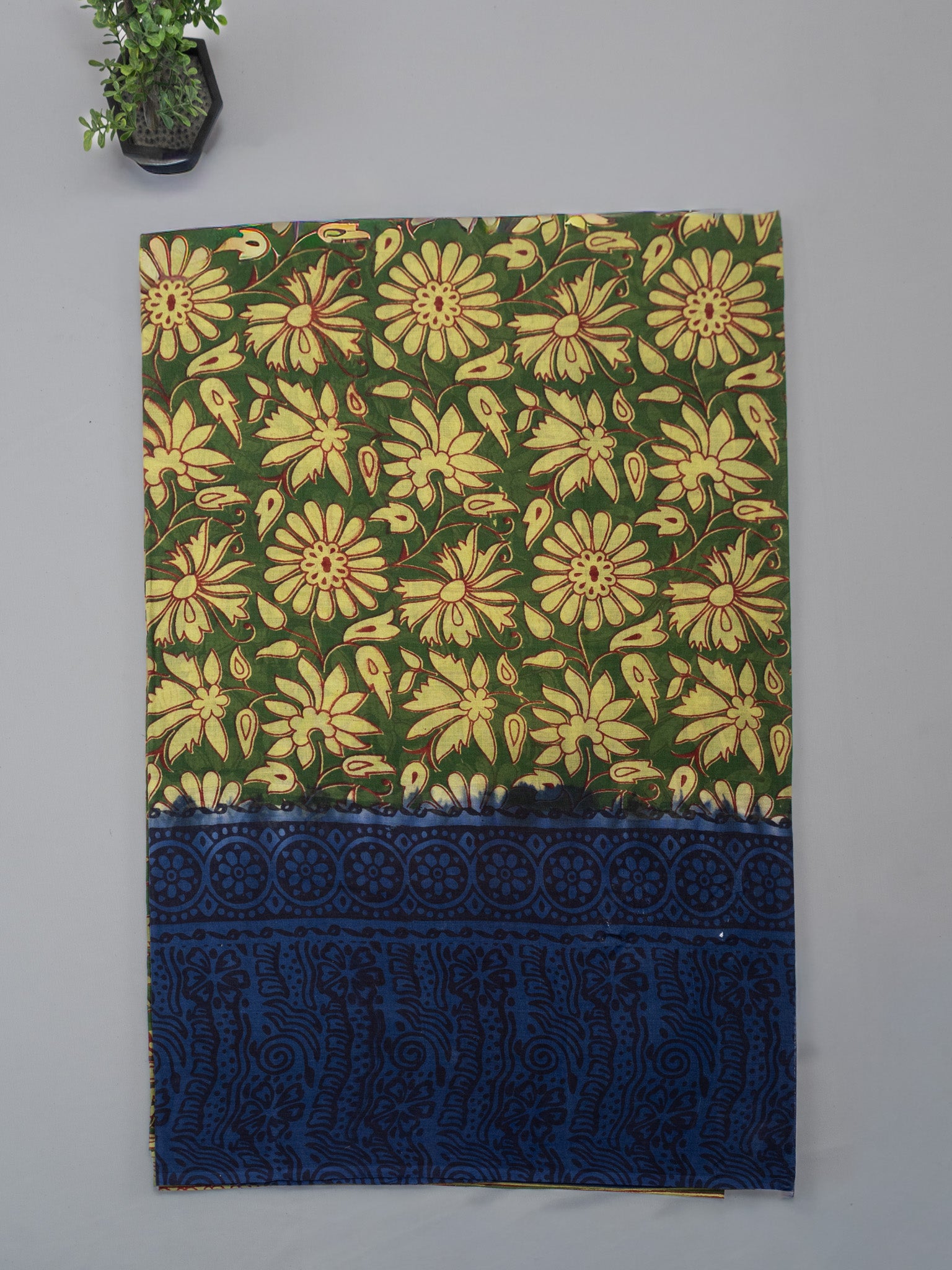 Kalamkari Floral Print Saree with Contrast Kalamkari Pallu & Border