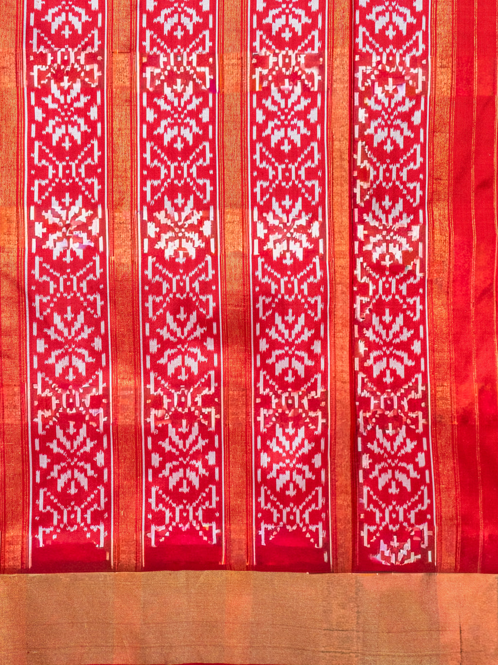 Pure Pochampally silk saree in Green double ikkat with designer pallu and contrast Blouse