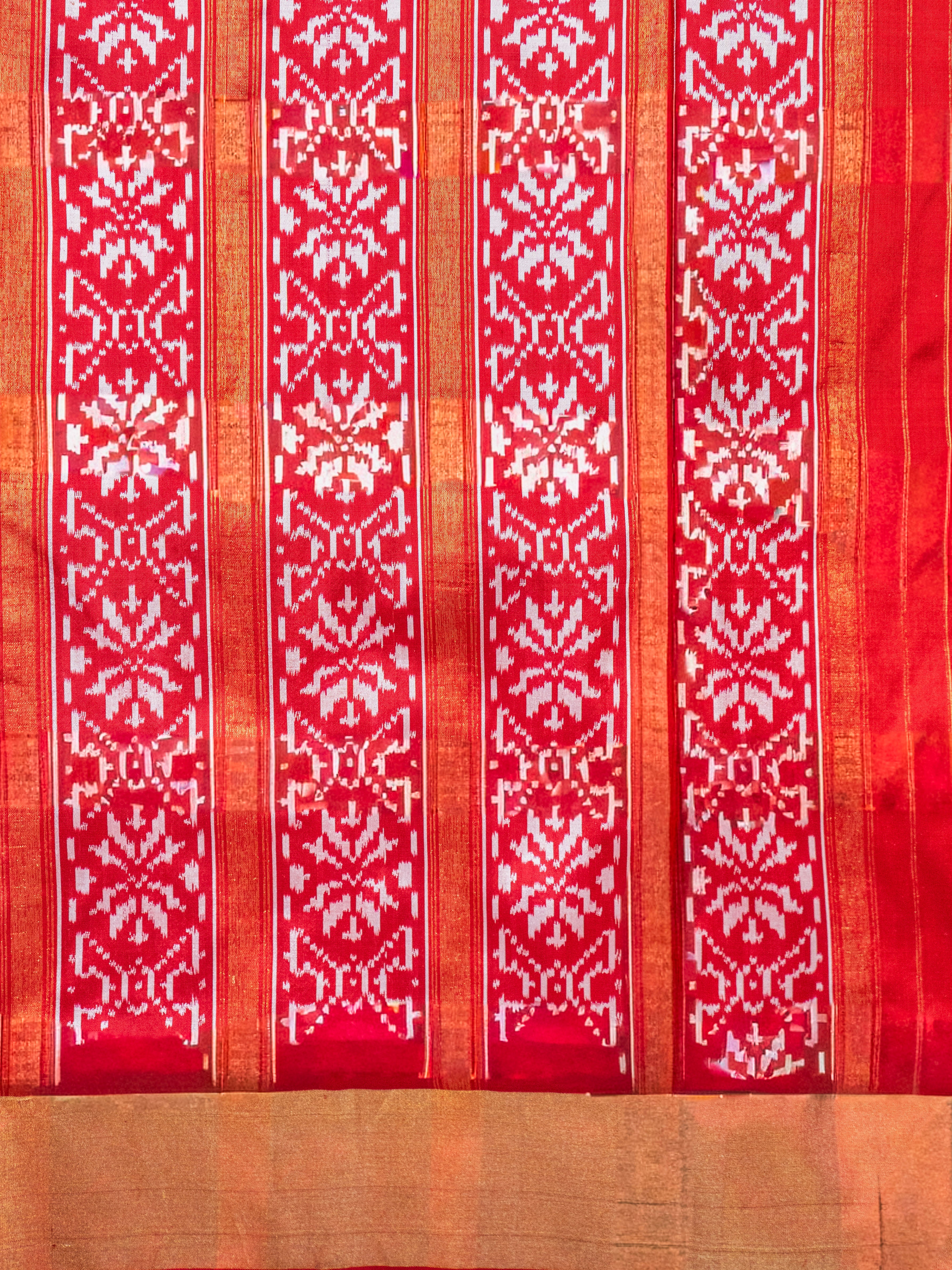 Pure Pochampally silk saree in Green double ikkat with designer pallu and contrast Blouse