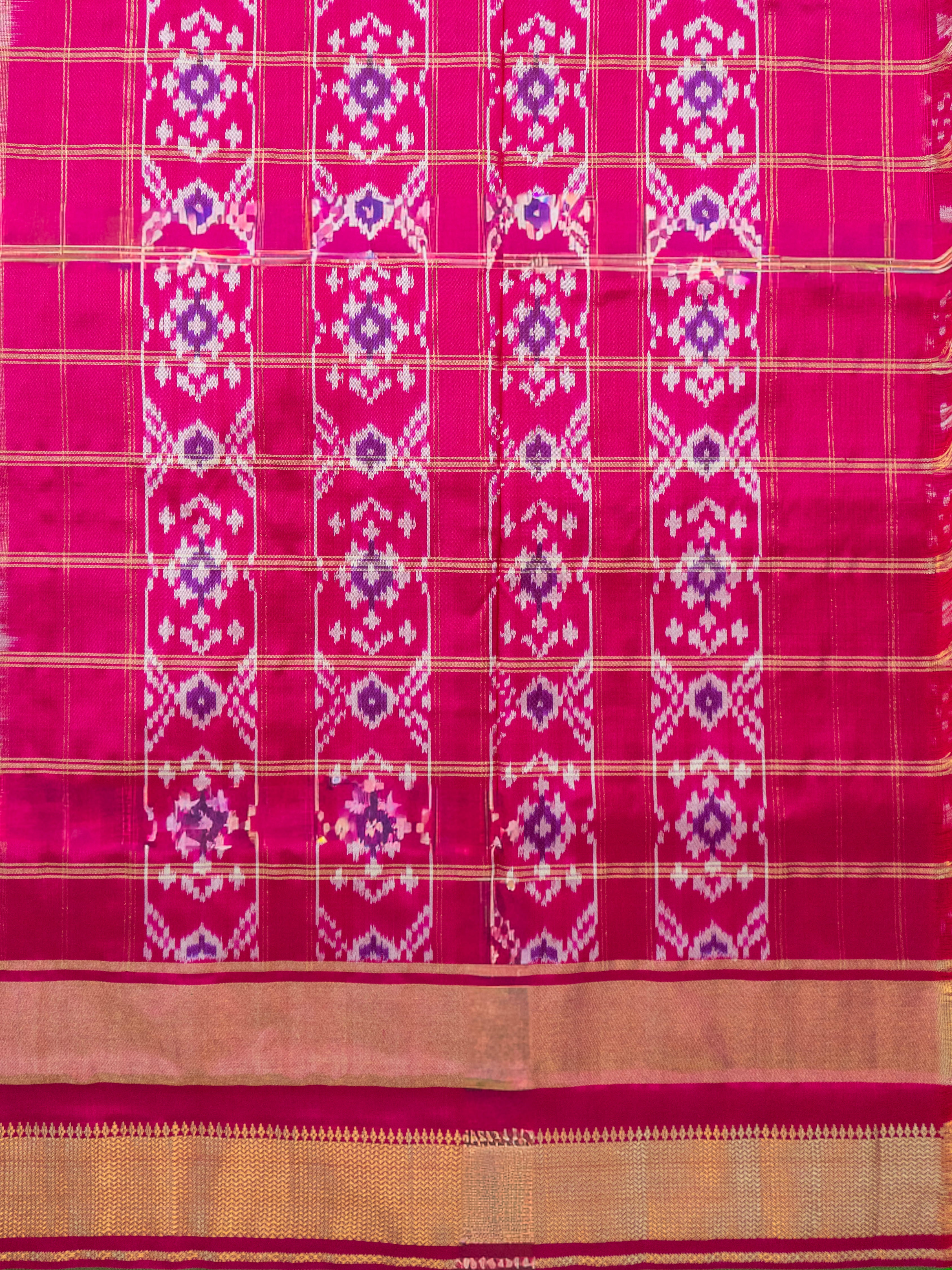 Pure Pochampally Double Ikat Silk Saree in White Ghatchola Checks with Pink Pallu & Zari