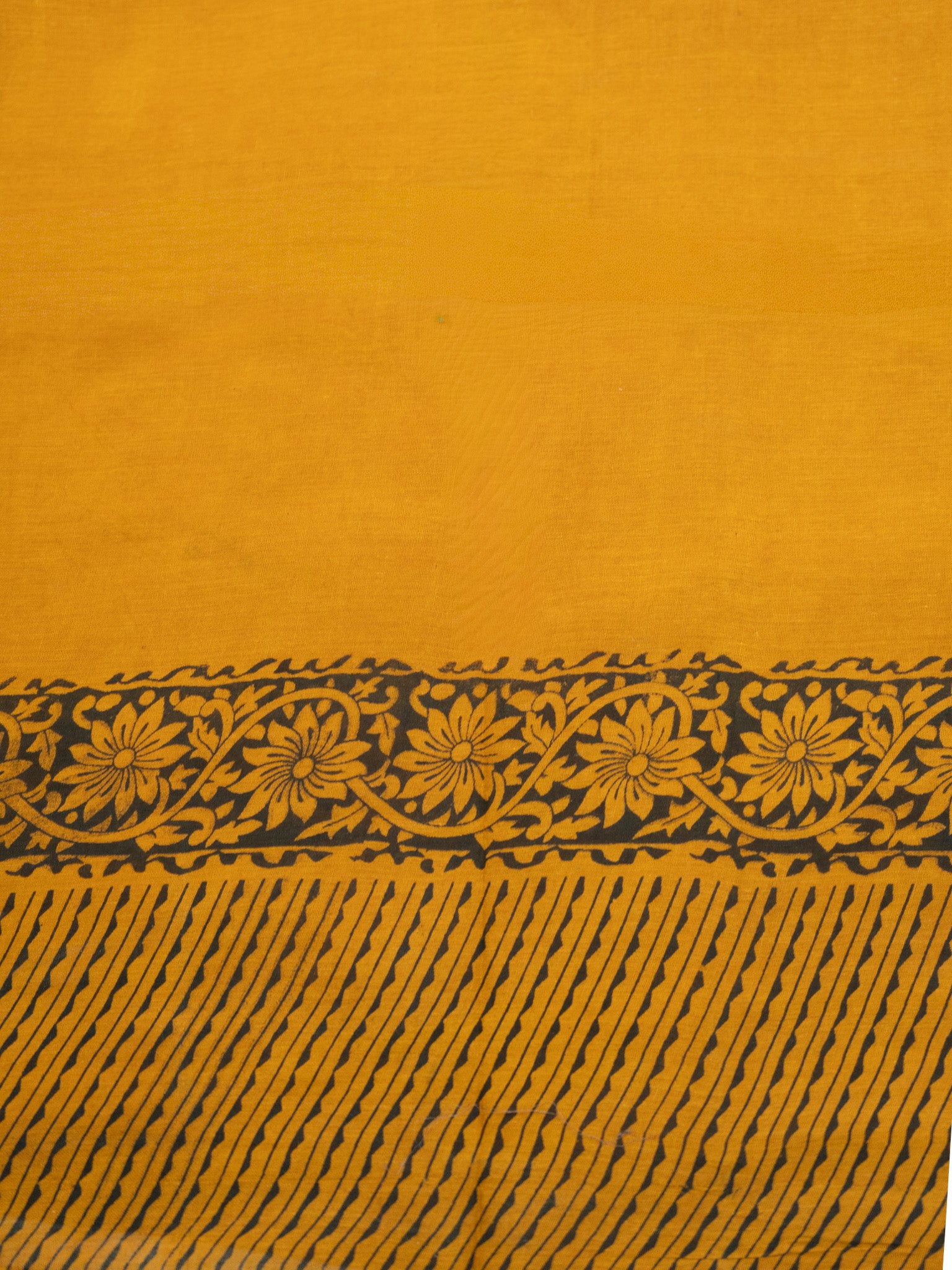 Kalamkari Floral Print Saree with Contrast Kalamkari Pallu & Border