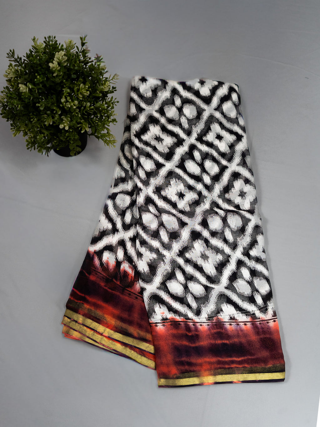 Pure Georgette Designer Saree with Vibrant Body & Matching Pallu & Border