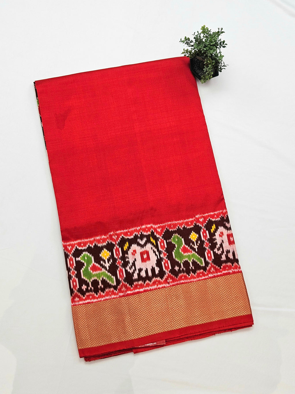 Pure Pochampally silk saree in Red with designer pallu and Blouse Red